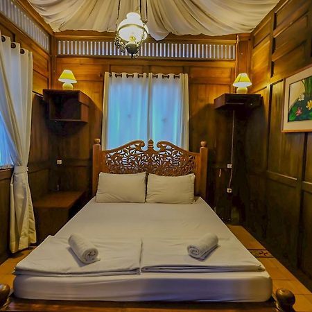 Rumah Stroberi Organic Farm & Family Lodge Lembang Exterior foto